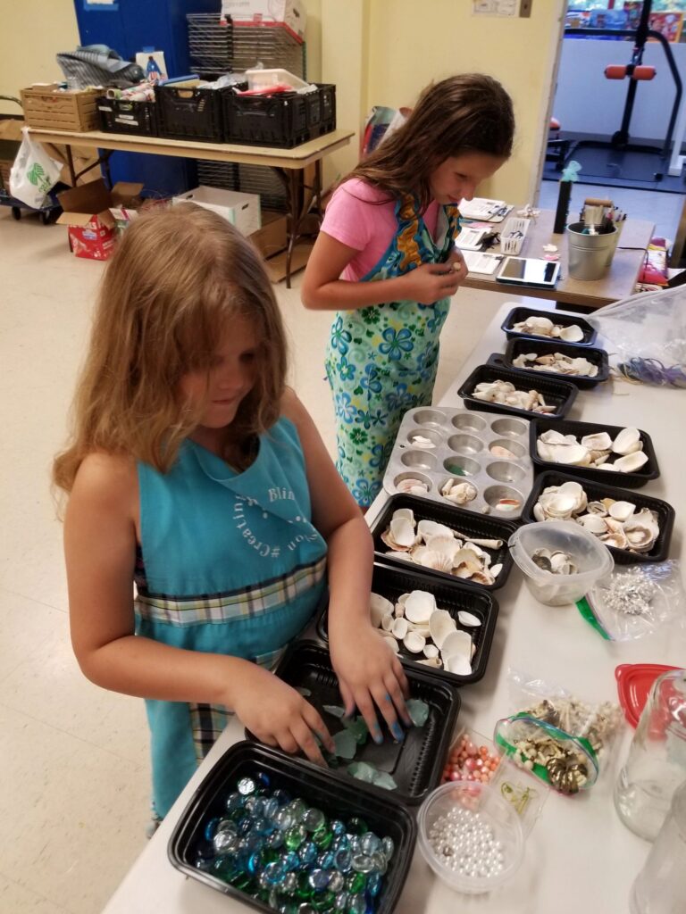 Artwork and artists from the August 2019 Beach Bottles session at Creating With Blind Abandon.
